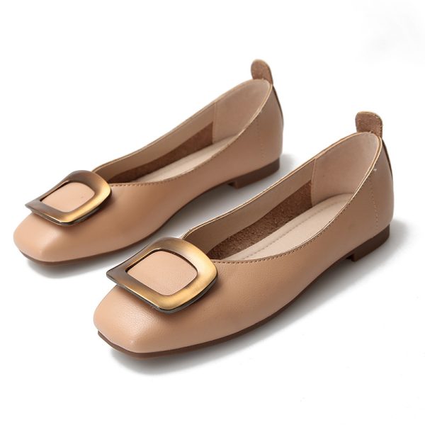 Stilfull slip-on pumps med en dekor og firkantet tå - Bilde 2